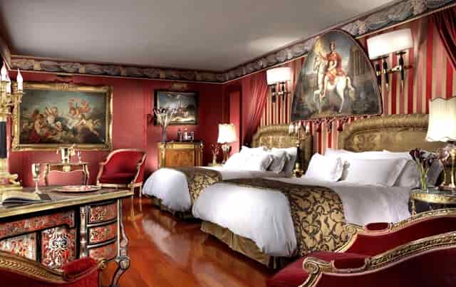 房车室内露营车(大众升顶房车t6露营车)